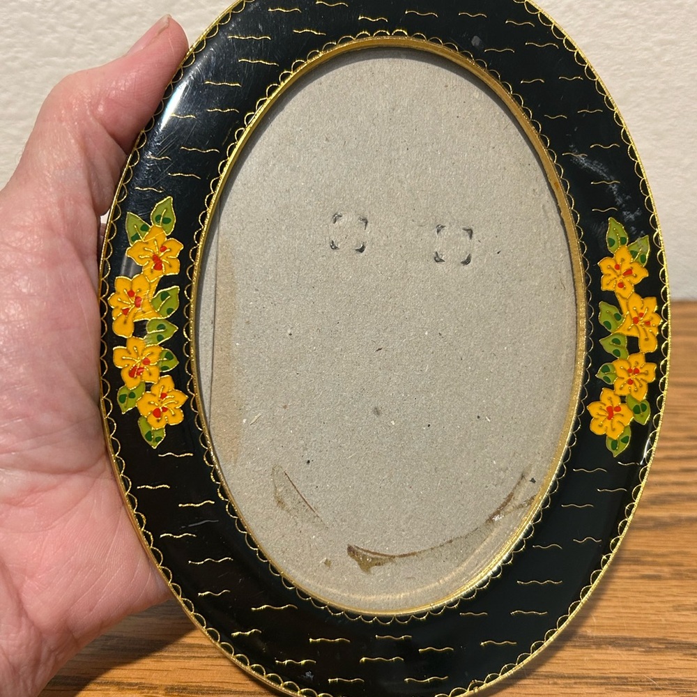 Black and Gold Floral Oval Picture Frame - Picture 8 of 9